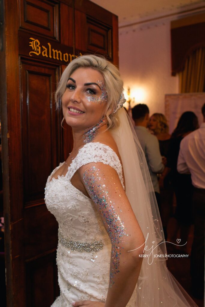 Hull Wedding Photographer- Wedding photography Hull - Beverley - Driffield- Cave castle wedding in brough -HC813